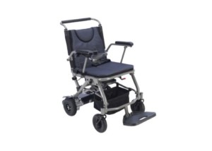 Kompas AA1 ÉLectrique Invacare : nouveau fauteuil à dominante intérieur allie la liberté d'un dispositif médical électrique à un design très compact